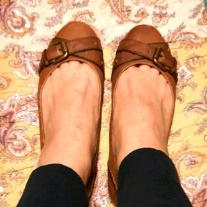Fossil Ladies size 7 1/2 Leather Flats